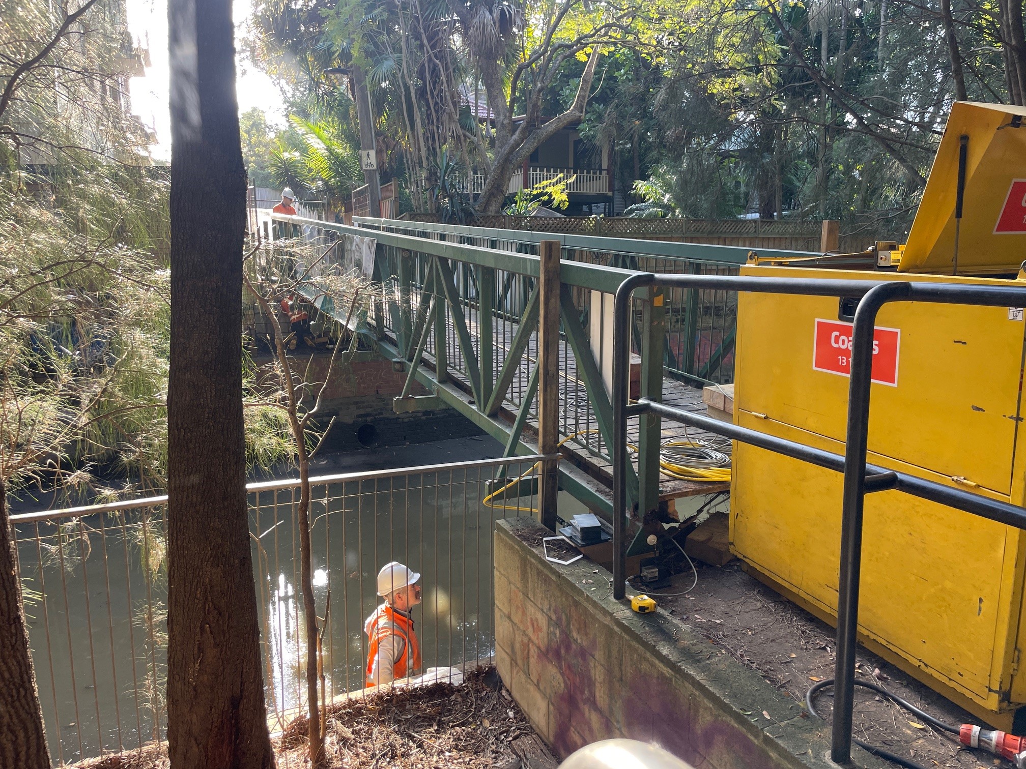 Lords Rd footbridge removal in process 1 Oct 2024