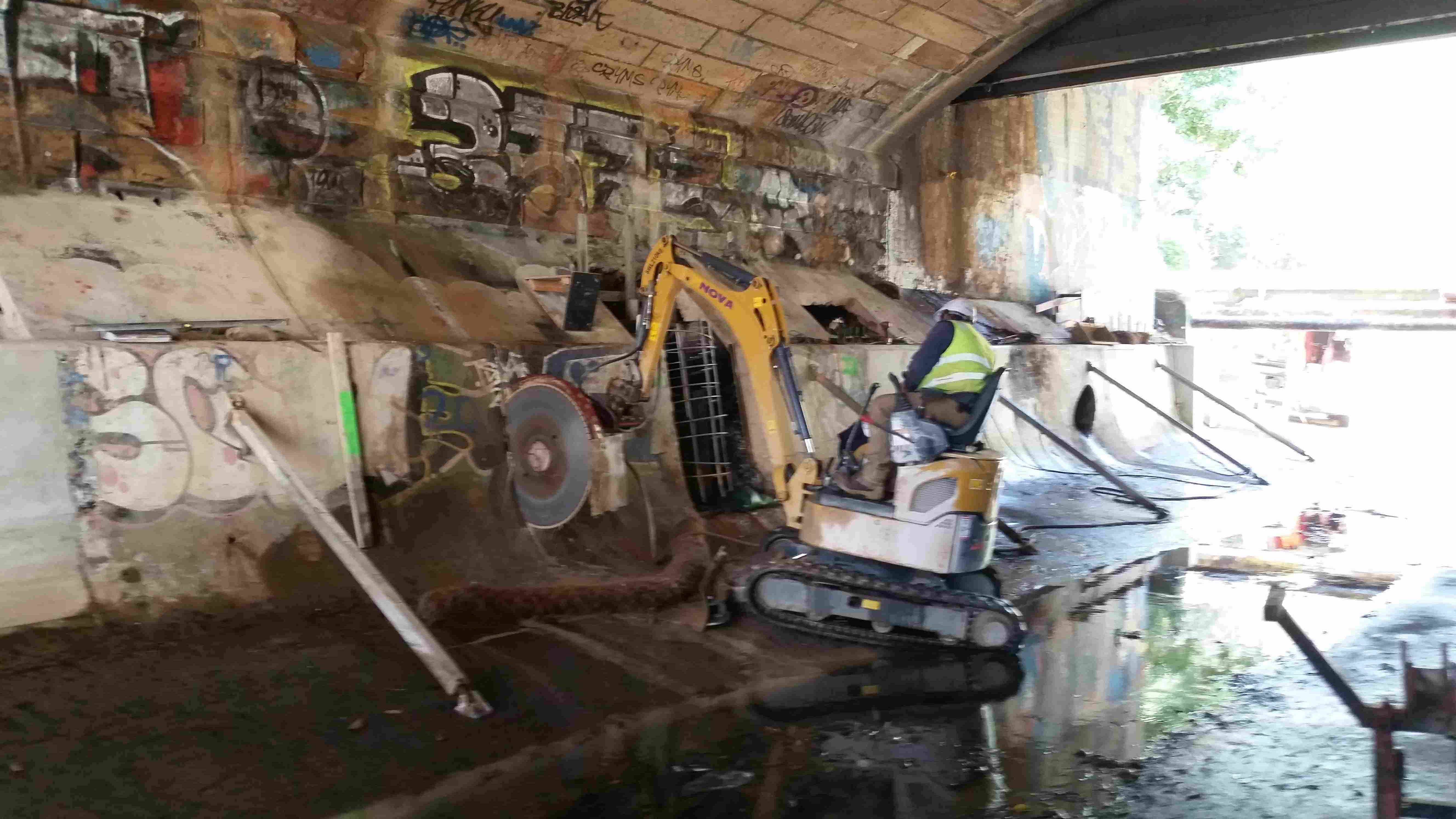 Parra Rd underpass concrete cuts for cantilever